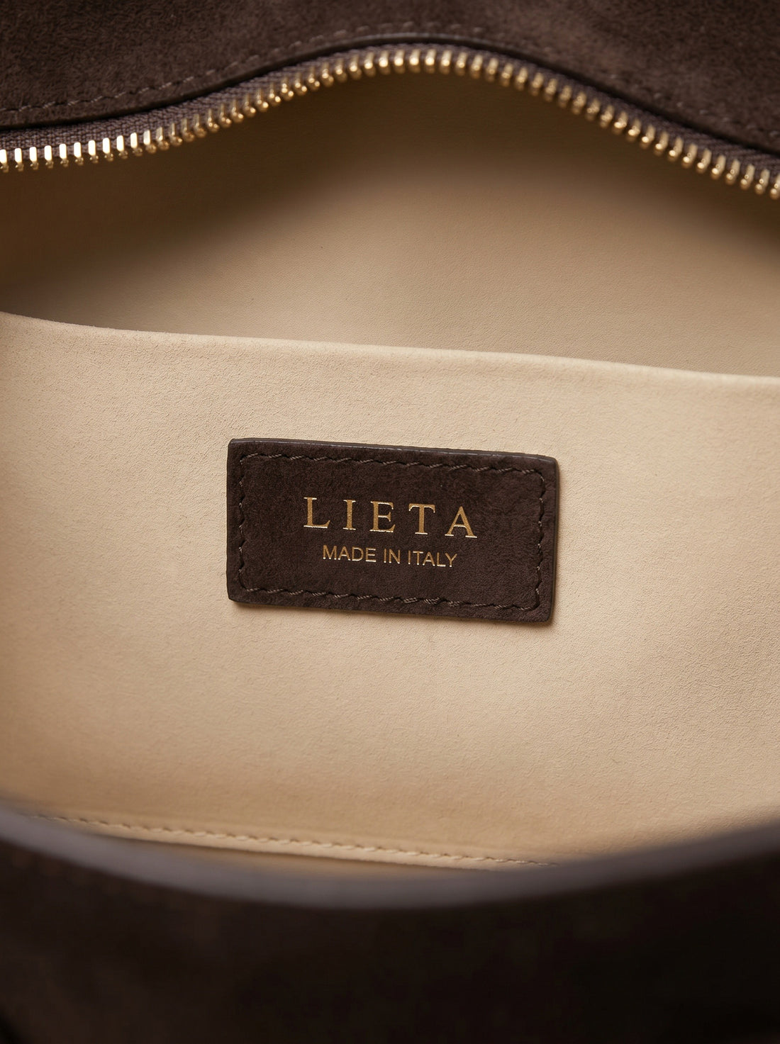 The Lungo in Suede Chocolate — clean 07 interior
